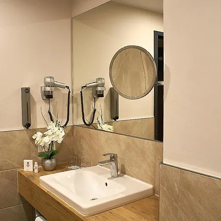 Best Western Plus Plaza Berlin Kurfürstendamm-2